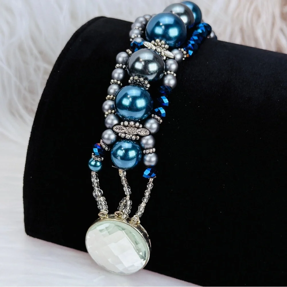 Gorgeous, super unique costume bracelet, vintage